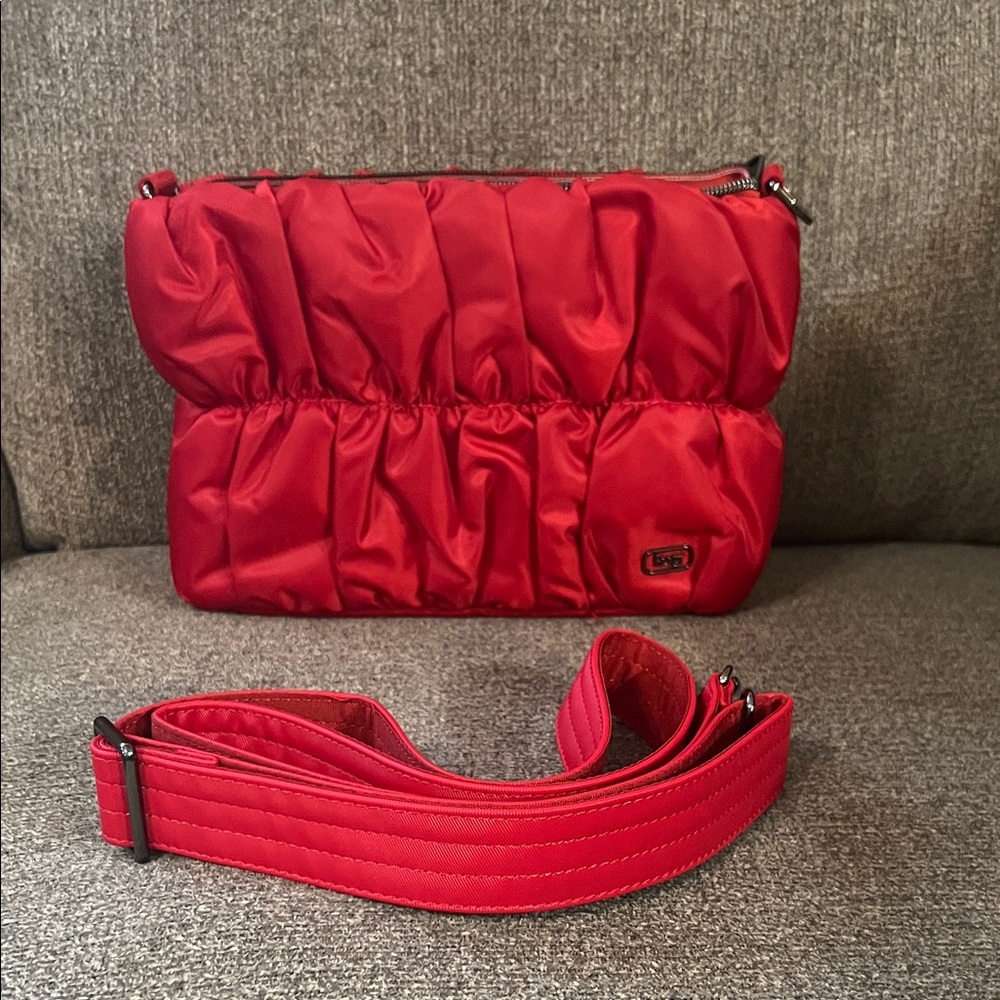 Lug Poppy Red Flounce